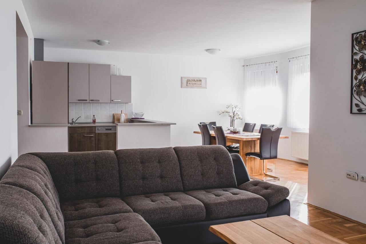 Helles 3 Schlafzimmer Apartment Zwischen Zagreb Zentrum & Natur Esterno foto
